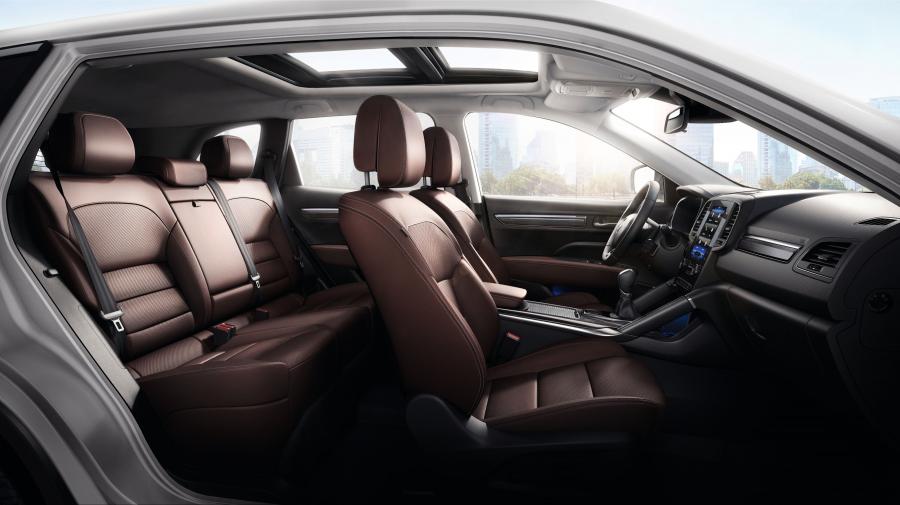 Интерьер Renault Koleos 2016 года  (фото 38 из 69)